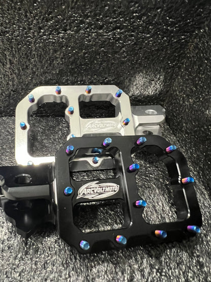 Wide Titanium Pegs