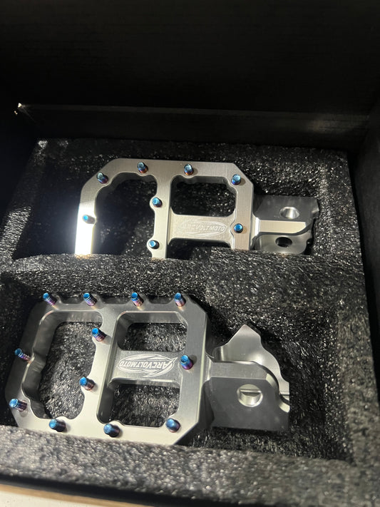 Wide Titanium Pegs